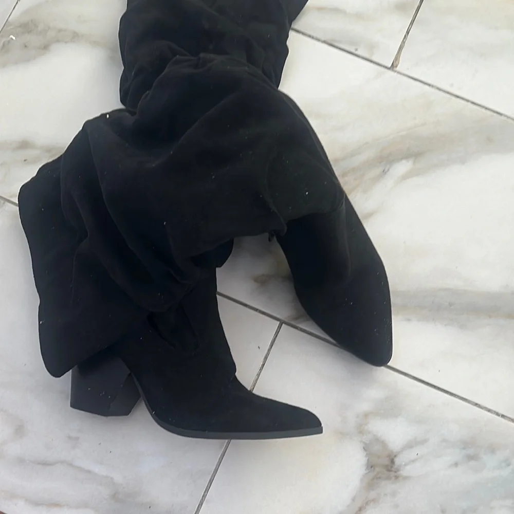 Charles black Elegant Black Knee-High Women's Boots size 9.5